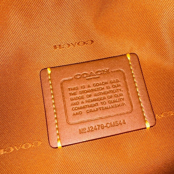 COACH - Picture 8 of 9